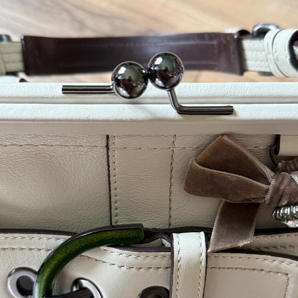 GUC - Coach Soho Kisslock Frame Satchel Handbag - 8A12 - Picture 4 of 16